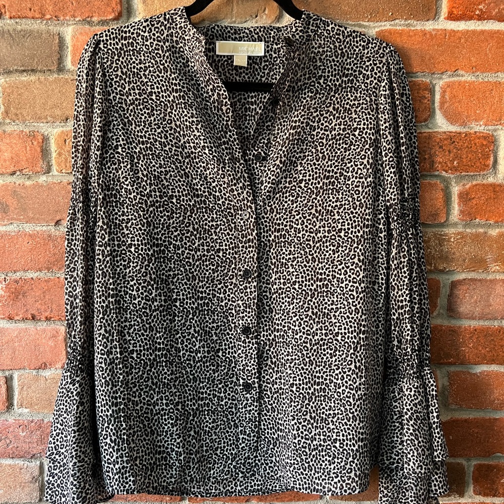 Michael Kors - leopard bell-cuff blouse. Paid 145$. Worn twice, like new.
